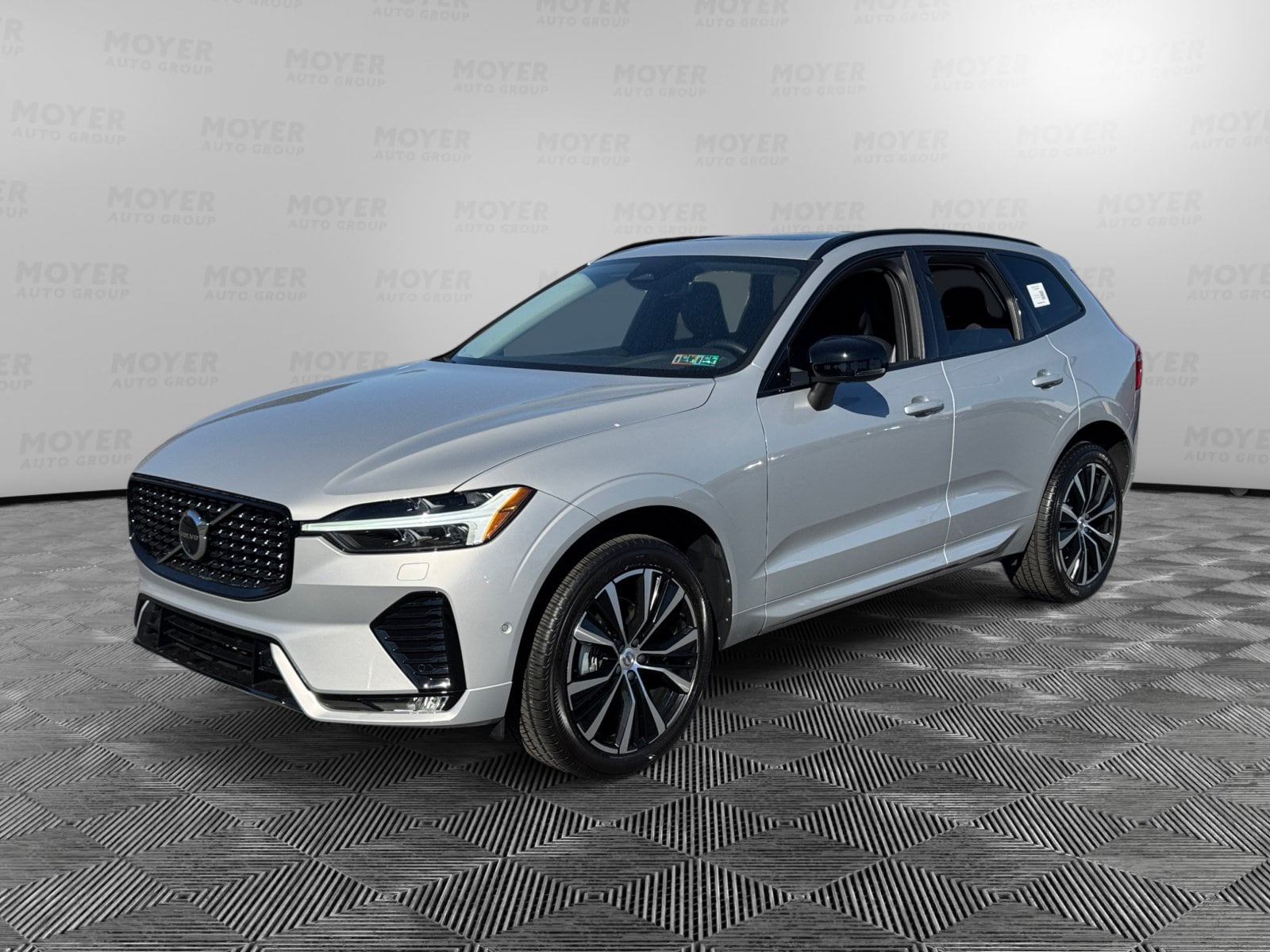 2023 VOLVO XC60